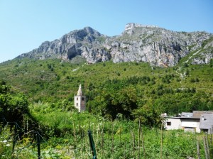 La Brigue in th Roya valley, a lovely place to spend the night and enjoy a nice meal before going on a hike in the Vallée des Merveilles