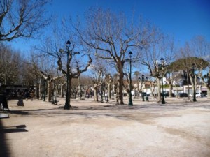 Pétanque on Place des Lices