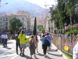 Crowds heading back to the train station after the race