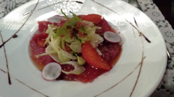 Tuna carpaccio (C) K. Hin