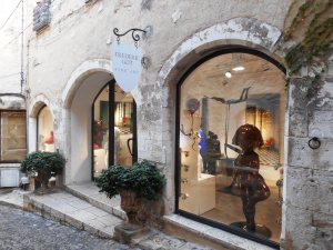 One of the typical classy galleries that can be found in the heartof St Paul 